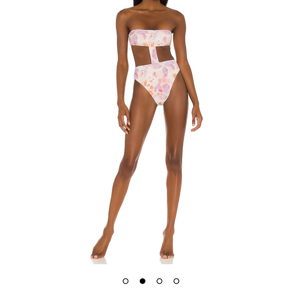 SOFIA RICHIE KODI ONE PIECE IN 70S WATERCOLOR